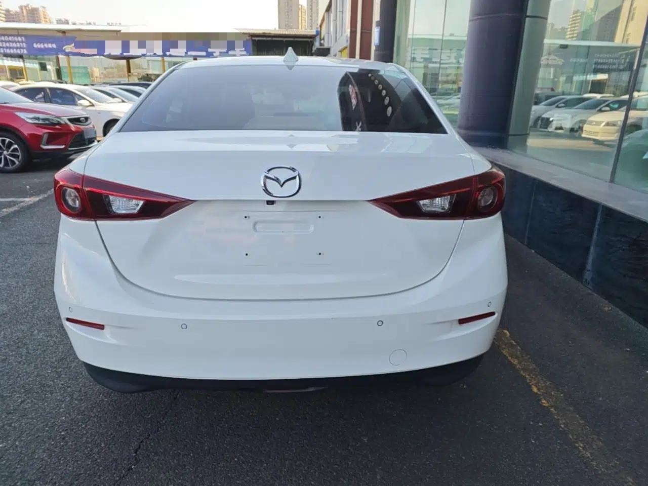 Mazda 3 Axela 2014 Sedan 1.5L Automatic Luxury Model — миниатюра 5
