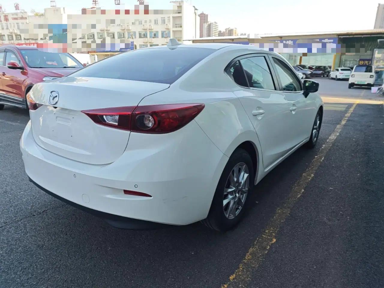 Mazda 3 Axela 2014 Sedan 1.5L Automatic Luxury Model — миниатюра 6