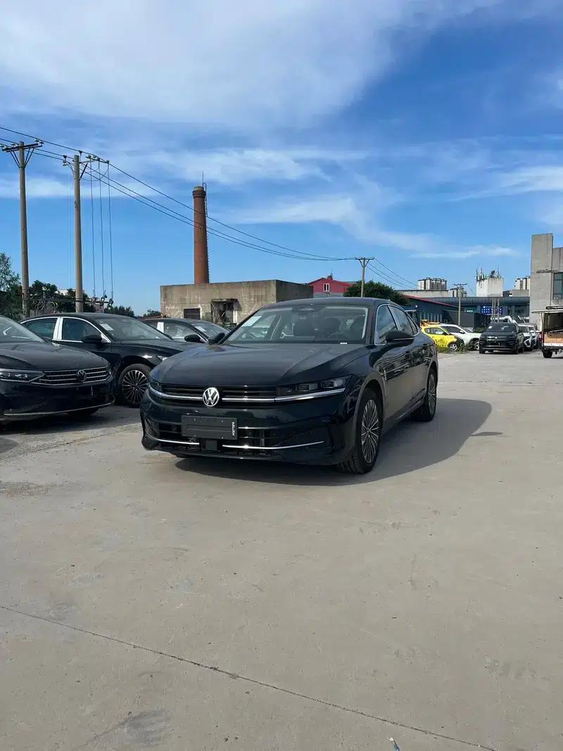 2024 Volkswagen Passat 380TSI Premium Edition — миниатюра 1