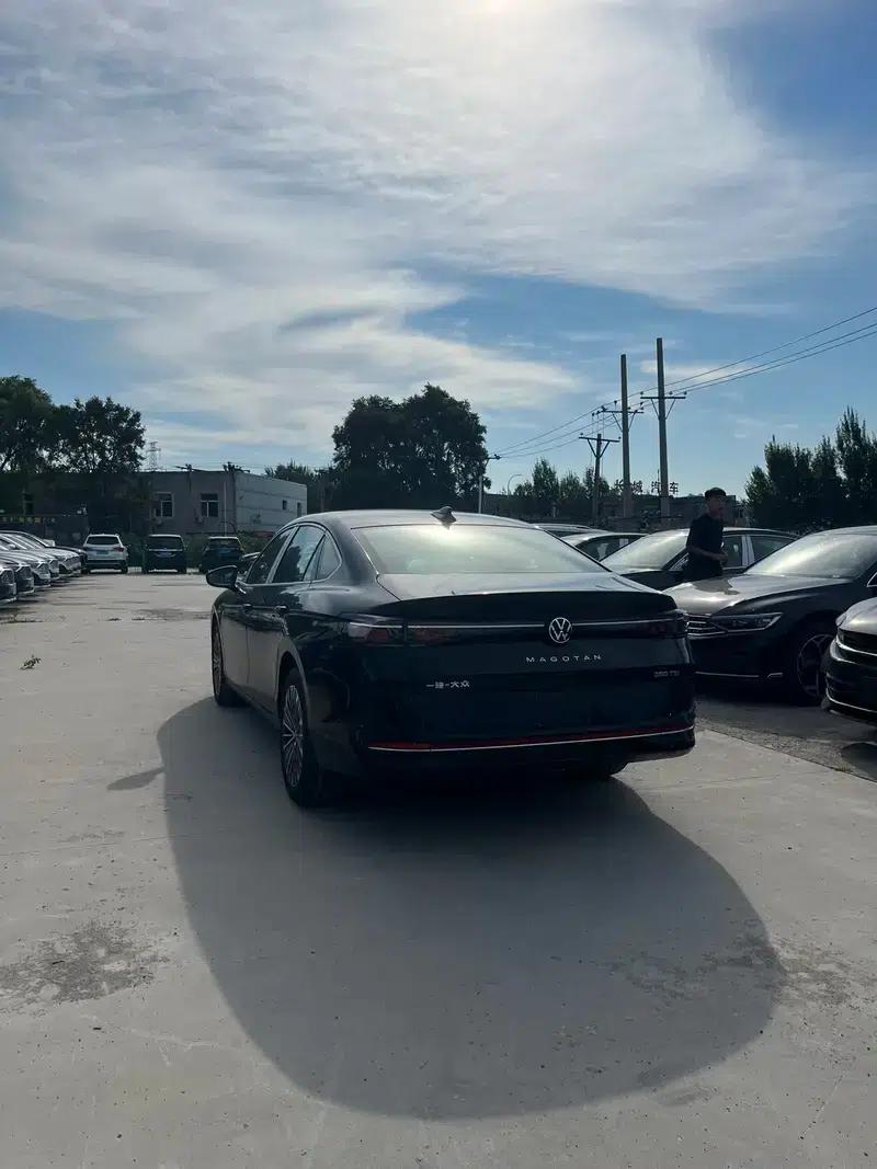 2024 Volkswagen Passat 380TSI Premium Edition — миниатюра 4