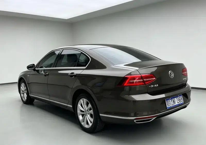 2017 Volkswagen Passat 330TSI DSG Luxury — миниатюра 4