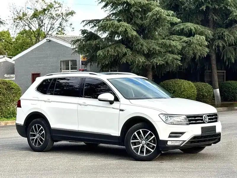 Tiguan L 2018 330TSI Automatic 2WD Comfort Edition — миниатюра 3