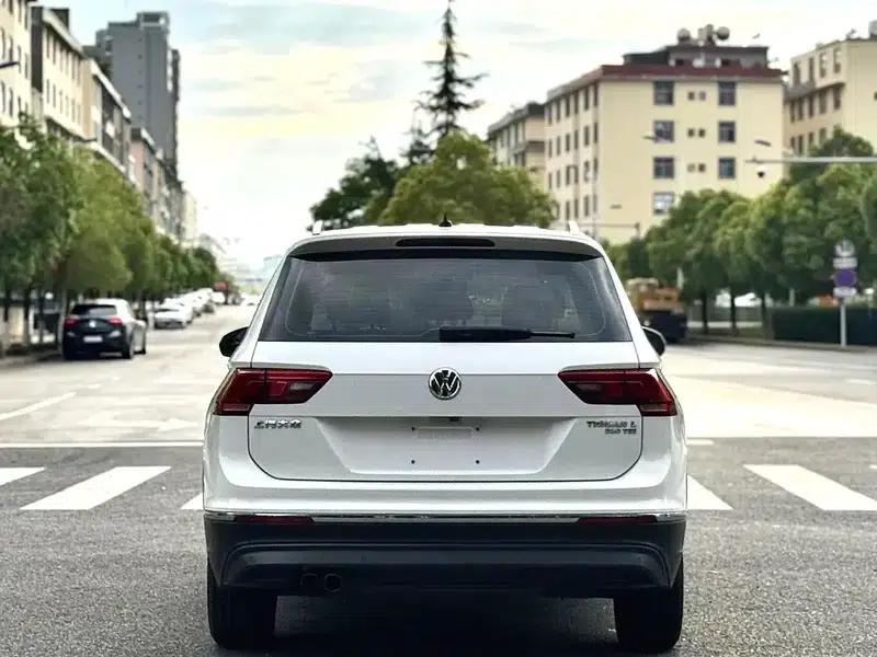 Tiguan L 2018 330TSI Automatic 2WD Comfort Edition — миниатюра 5