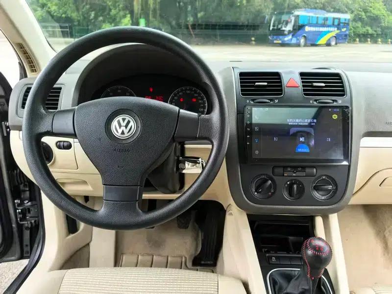 2009 Volkswagen Sagitar 1.6L Manual Comfort Model — миниатюра 13