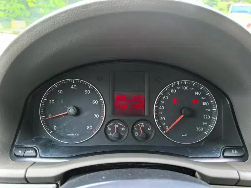2009 Volkswagen Sagitar 1.6L Manual Comfort Model — миниатюра 14