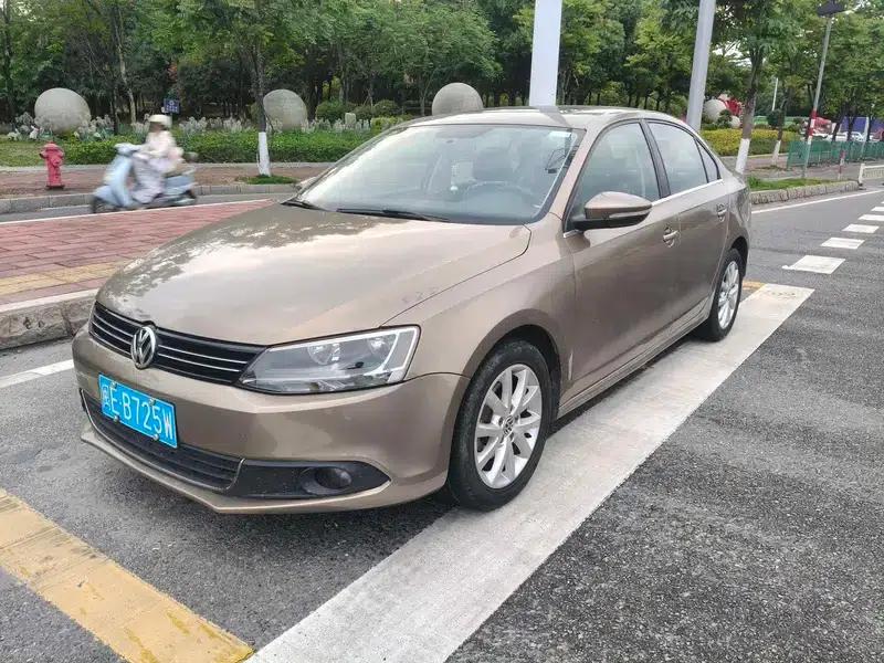 2012 Volkswagen Sagitar 1.6L Automatic Fashion Edition — миниатюра 1