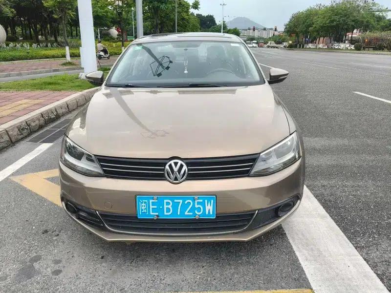 2012 Volkswagen Sagitar 1.6L Automatic Fashion Edition — миниатюра 2