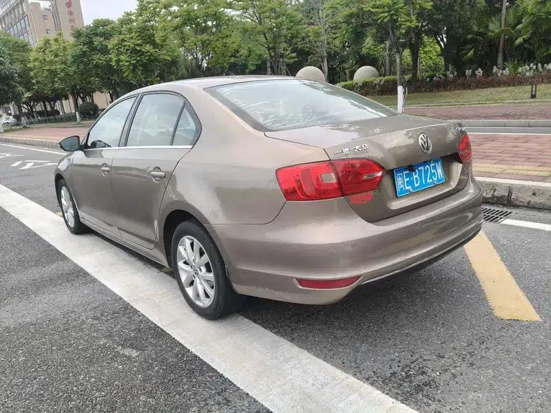 2012 Volkswagen Sagitar 1.6L Automatic Fashion Edition — миниатюра 4