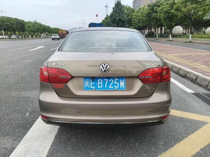 2012 Volkswagen Sagitar 1.6L Automatic Fashion Edition — миниатюра 5