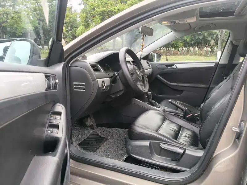 2012 Volkswagen Sagitar 1.6L Automatic Fashion Edition — миниатюра 8