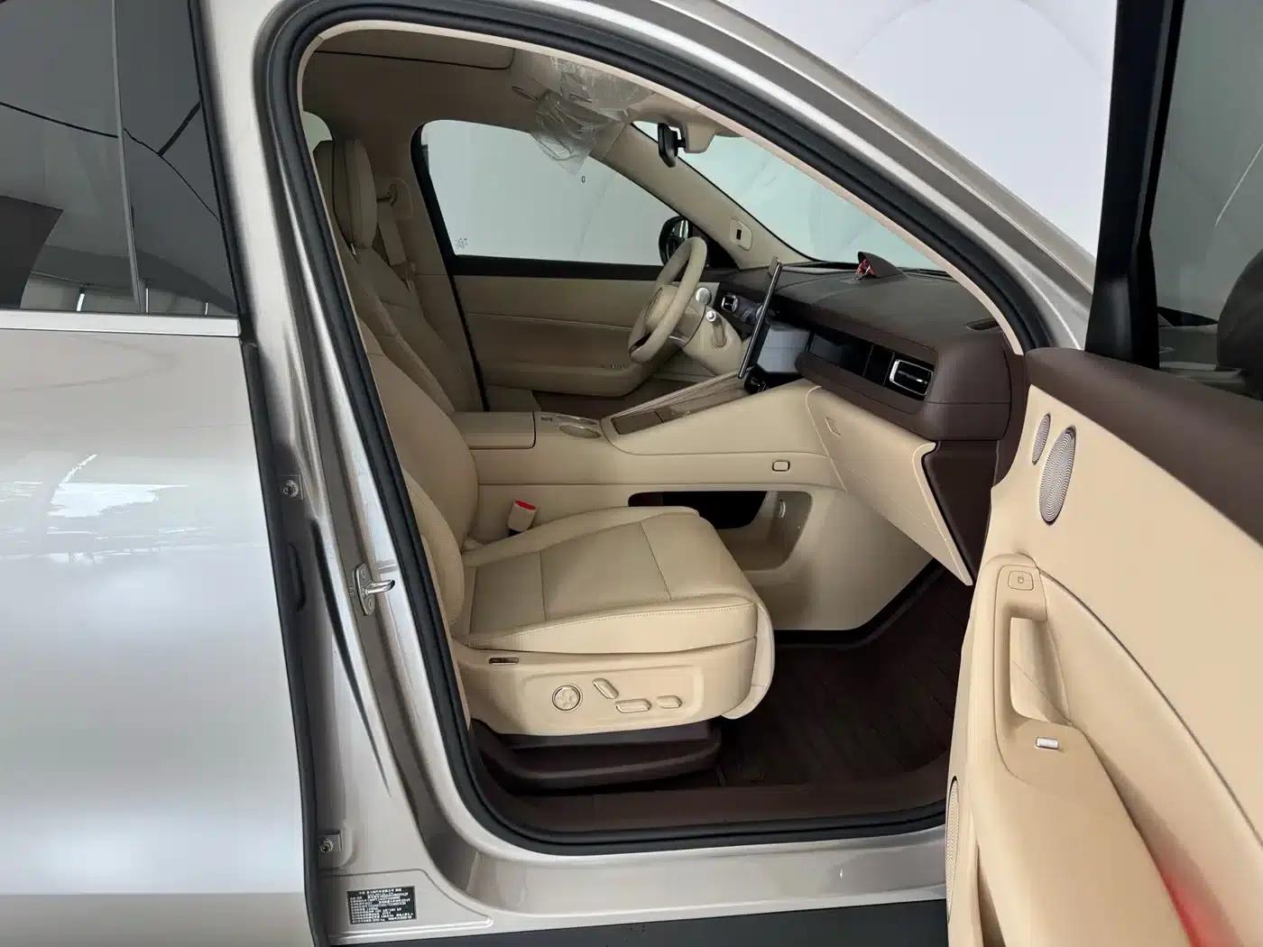 Wenjie M6 2026 Extended Range Ultra 4WD — миниатюра 10