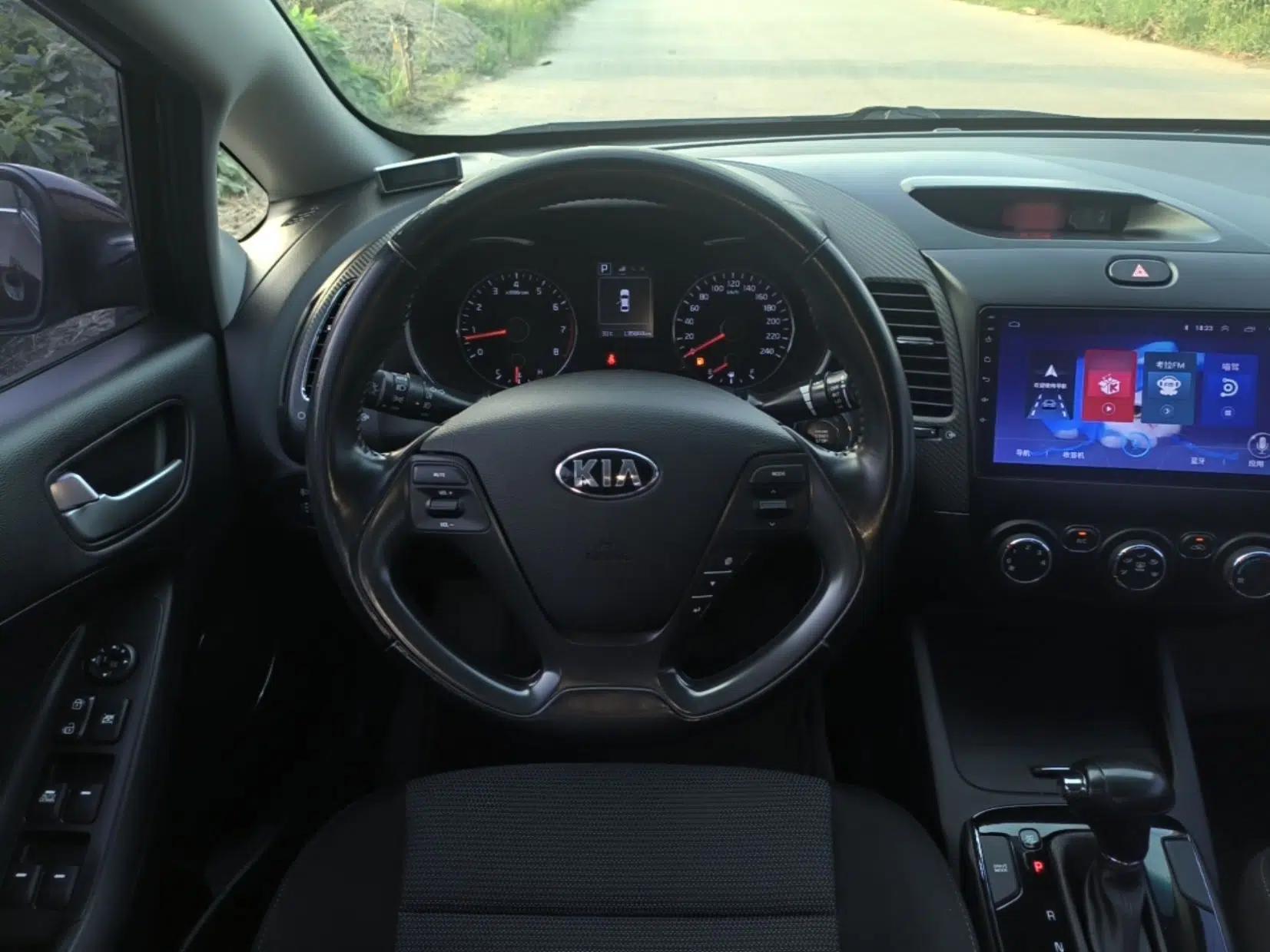 Kia K3 2016 1.6L Automatic GLS — миниатюра 13