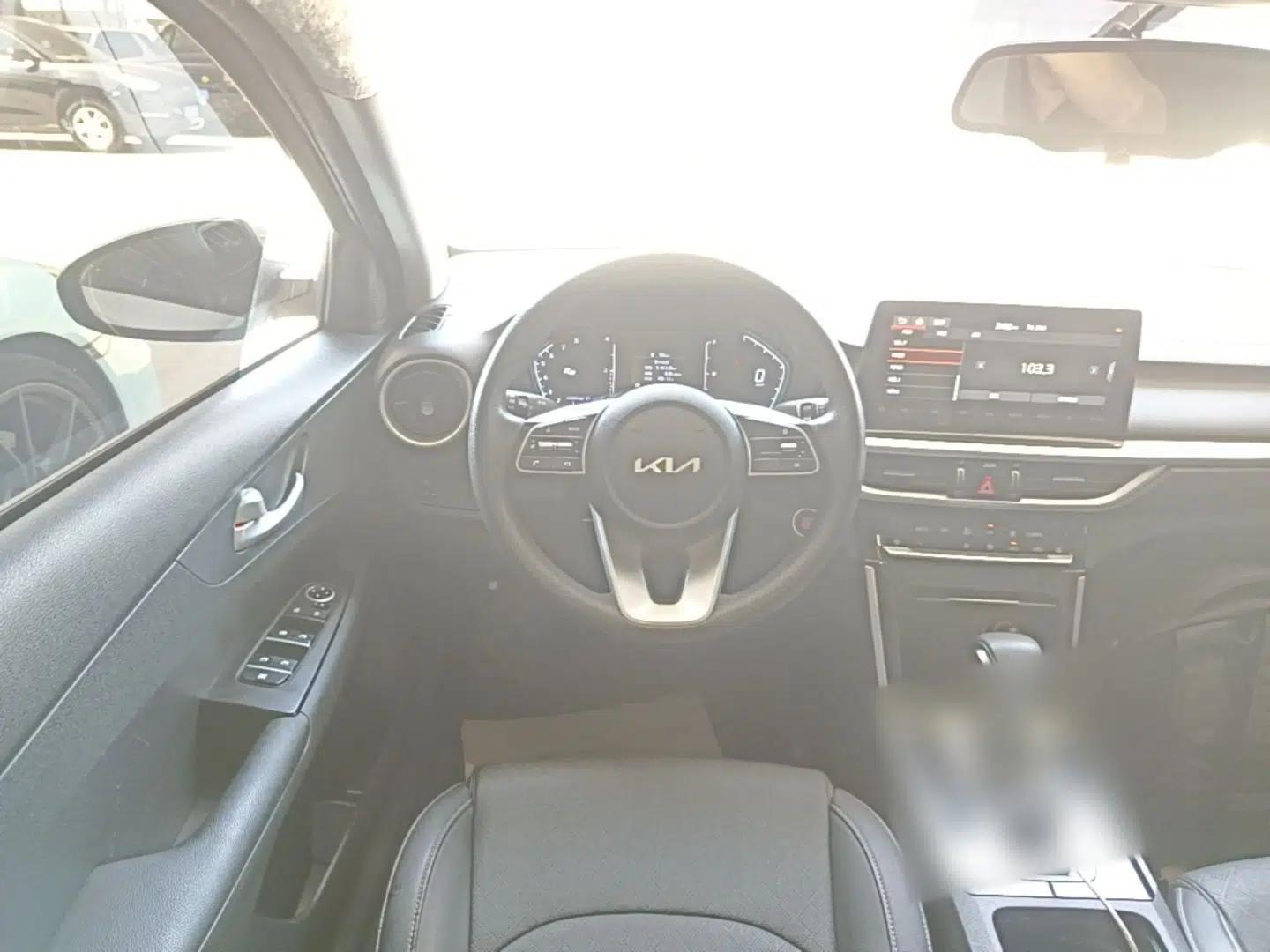 Kia K3 2021 Revised 1.5L CVT Youth Edition — миниатюра 13