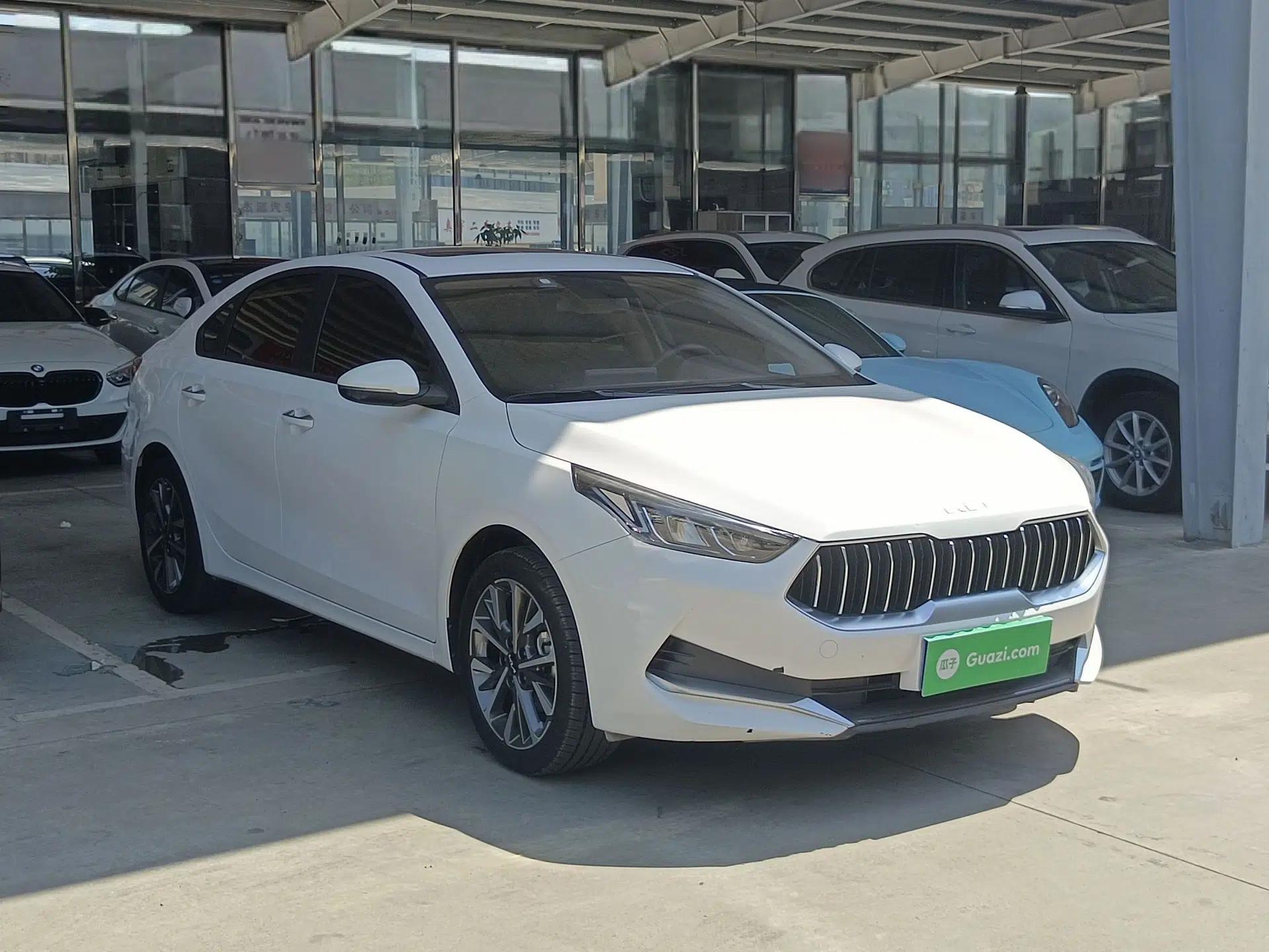 Kia K3 2021 Revised 1.5L CVT Youth Edition — миниатюра 3