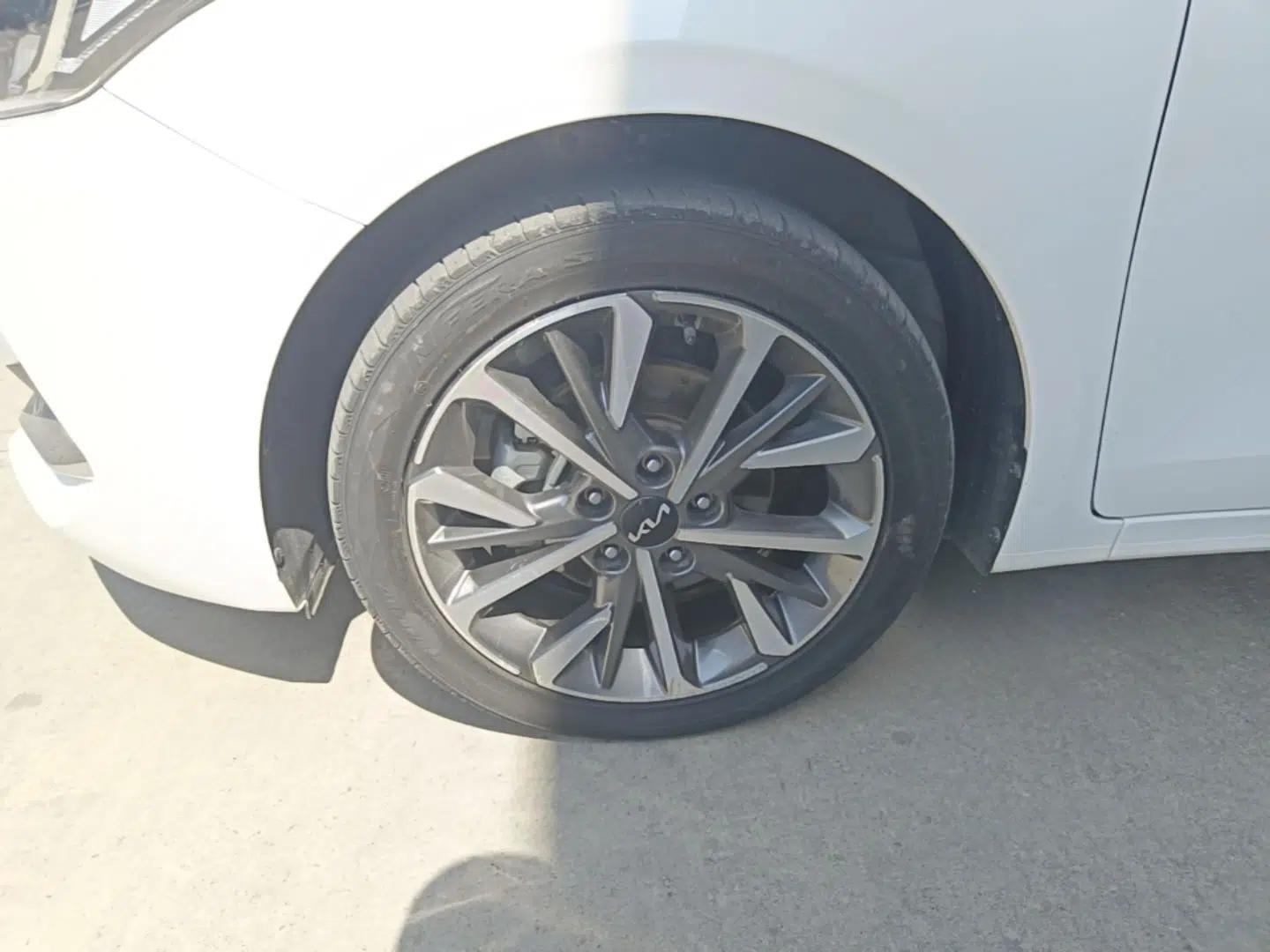 Kia K3 2021 Revised 1.5L CVT Youth Edition — миниатюра 10