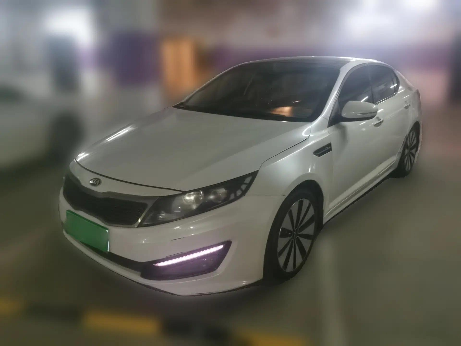 Kia K5 2012 2.0L Automatic DLX — миниатюра 1