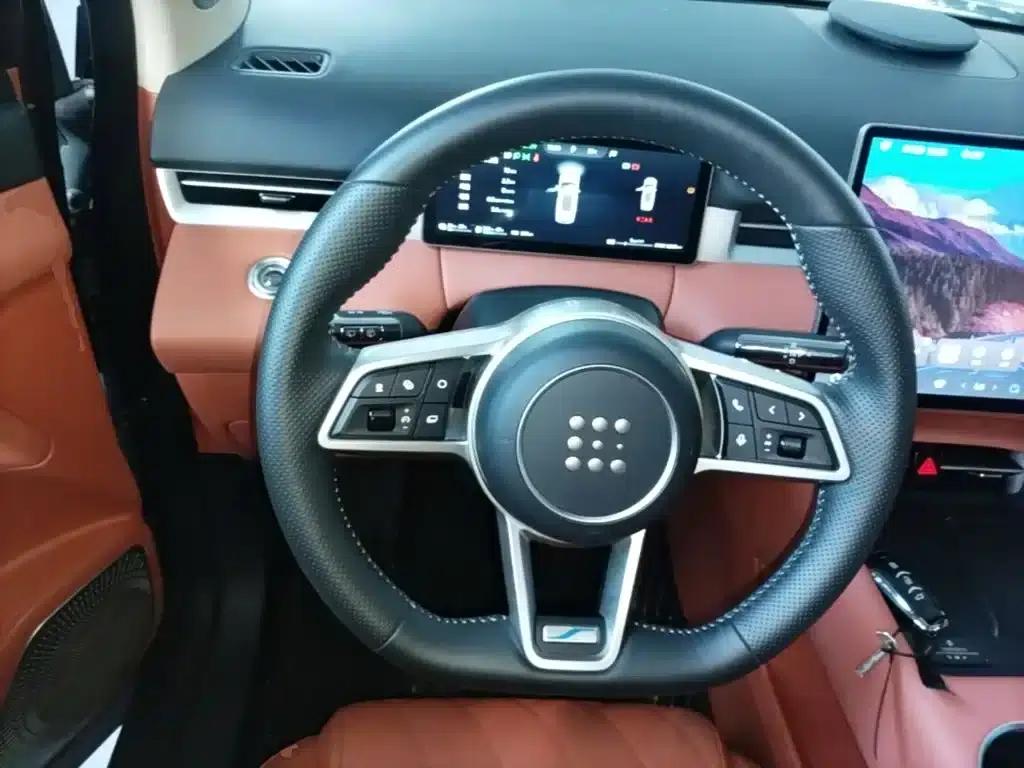 Blue Electric E5 PLUS 2026 Model, 165km Long Range First Enjoy Edition Ultra 7-Seater — миниатюра 11