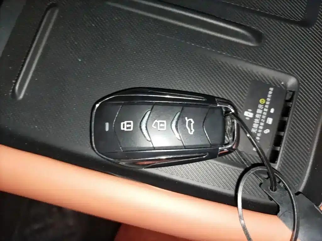 Blue Electric E5 PLUS 2026 Model, 165km Long Range First Enjoy Edition Ultra 7-Seater — миниатюра 9