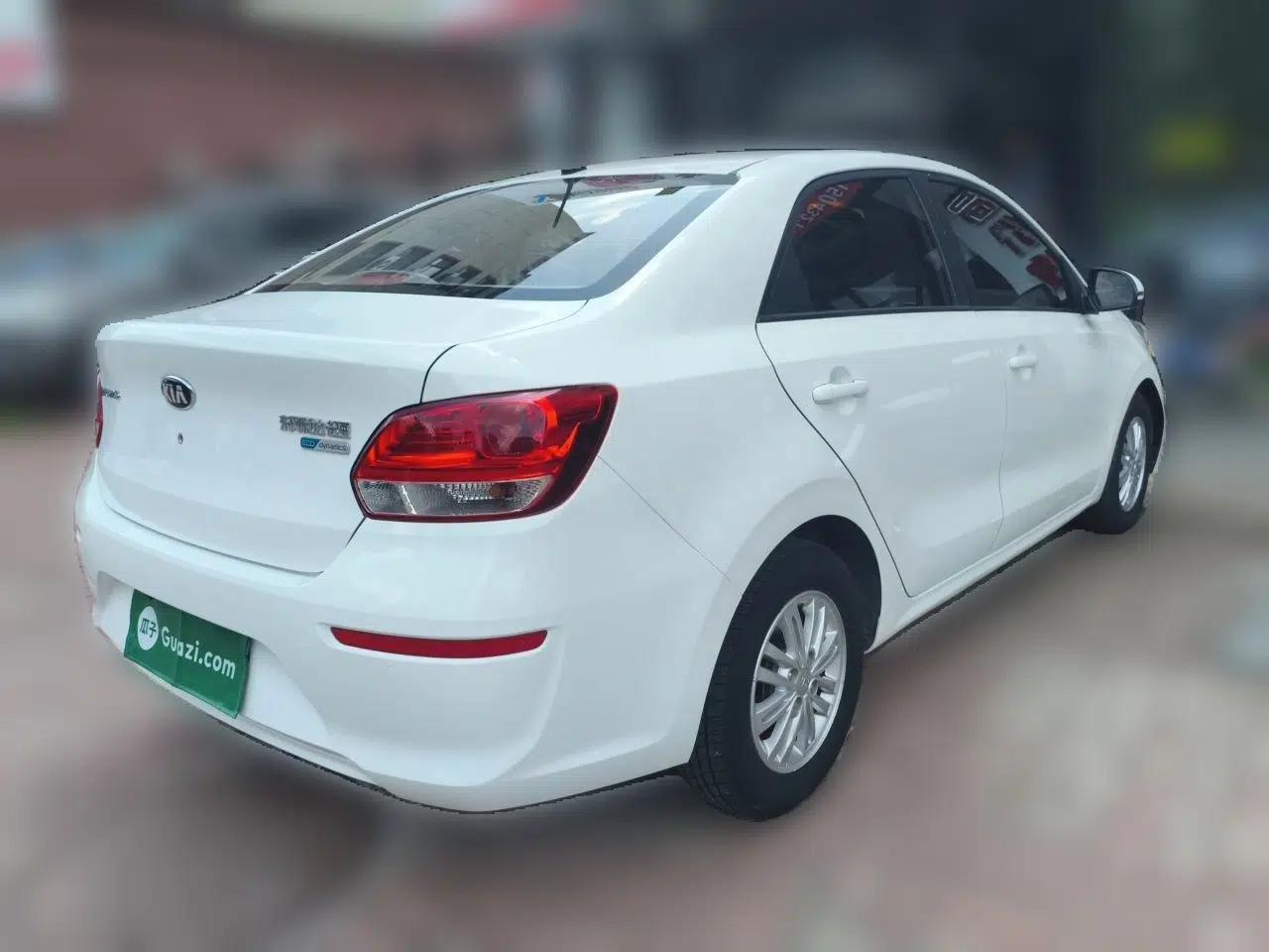 Kia Pegas 2017 1.4L Manual Value Edition — миниатюра 6