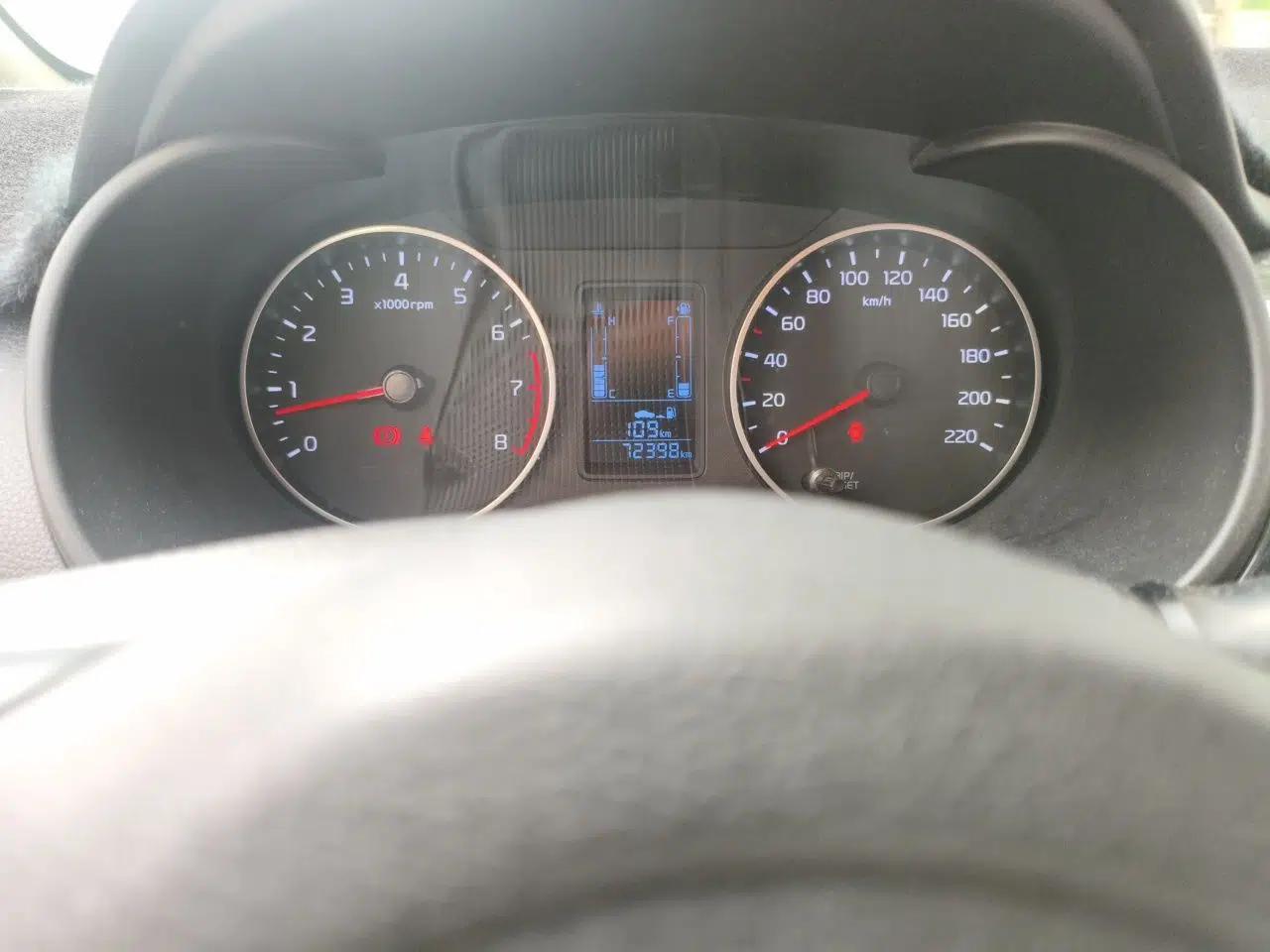 Kia Pegas 2017 1.4L Manual Value Edition — миниатюра 9