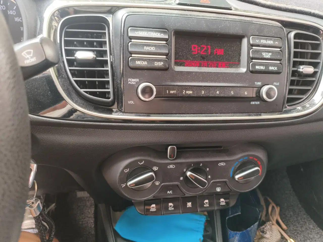 Kia Pegas 2017 1.4L Manual Value Edition — миниатюра 10