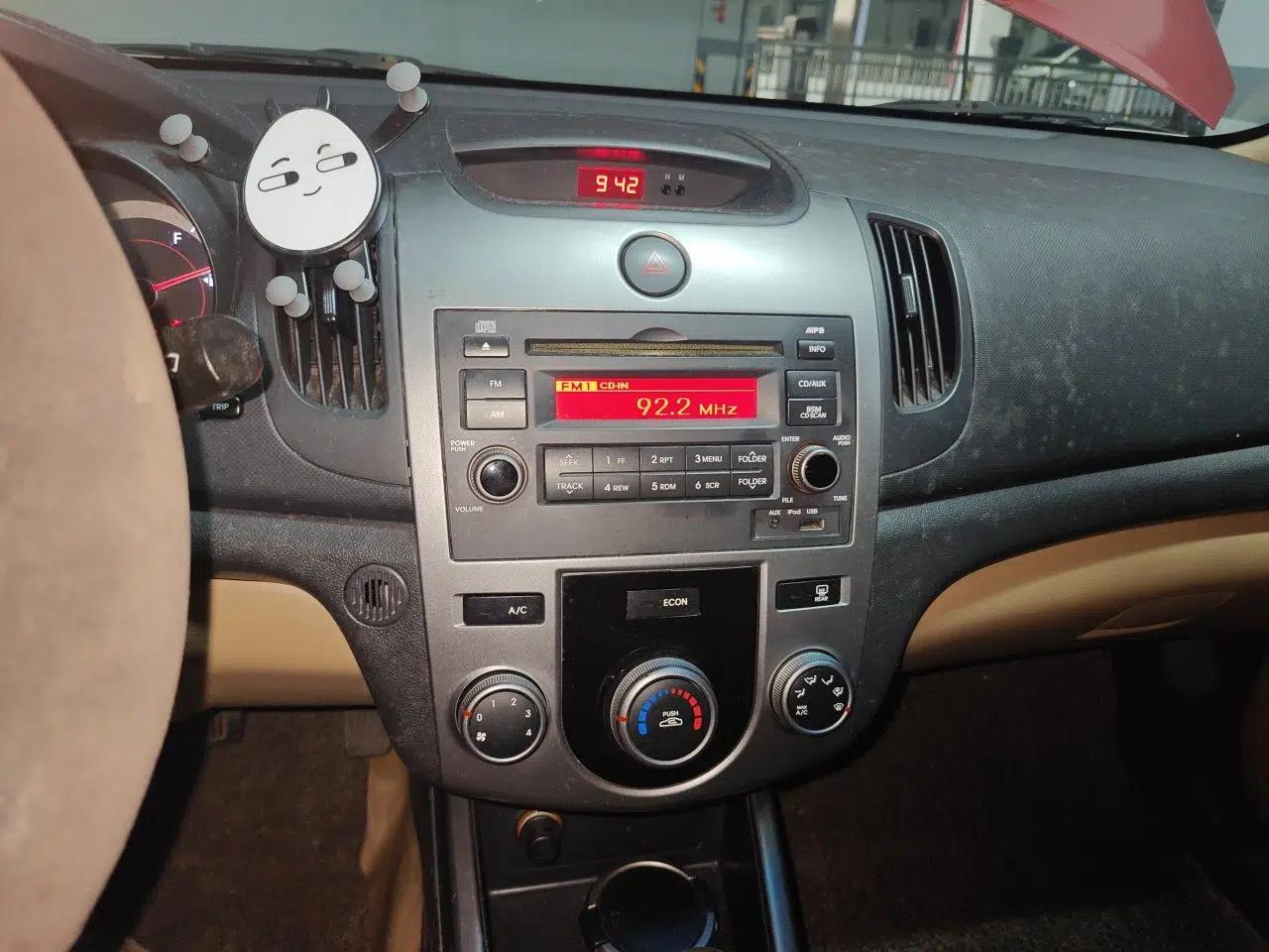Kia Forte 2011 1.6L AT Premium — миниатюра 13