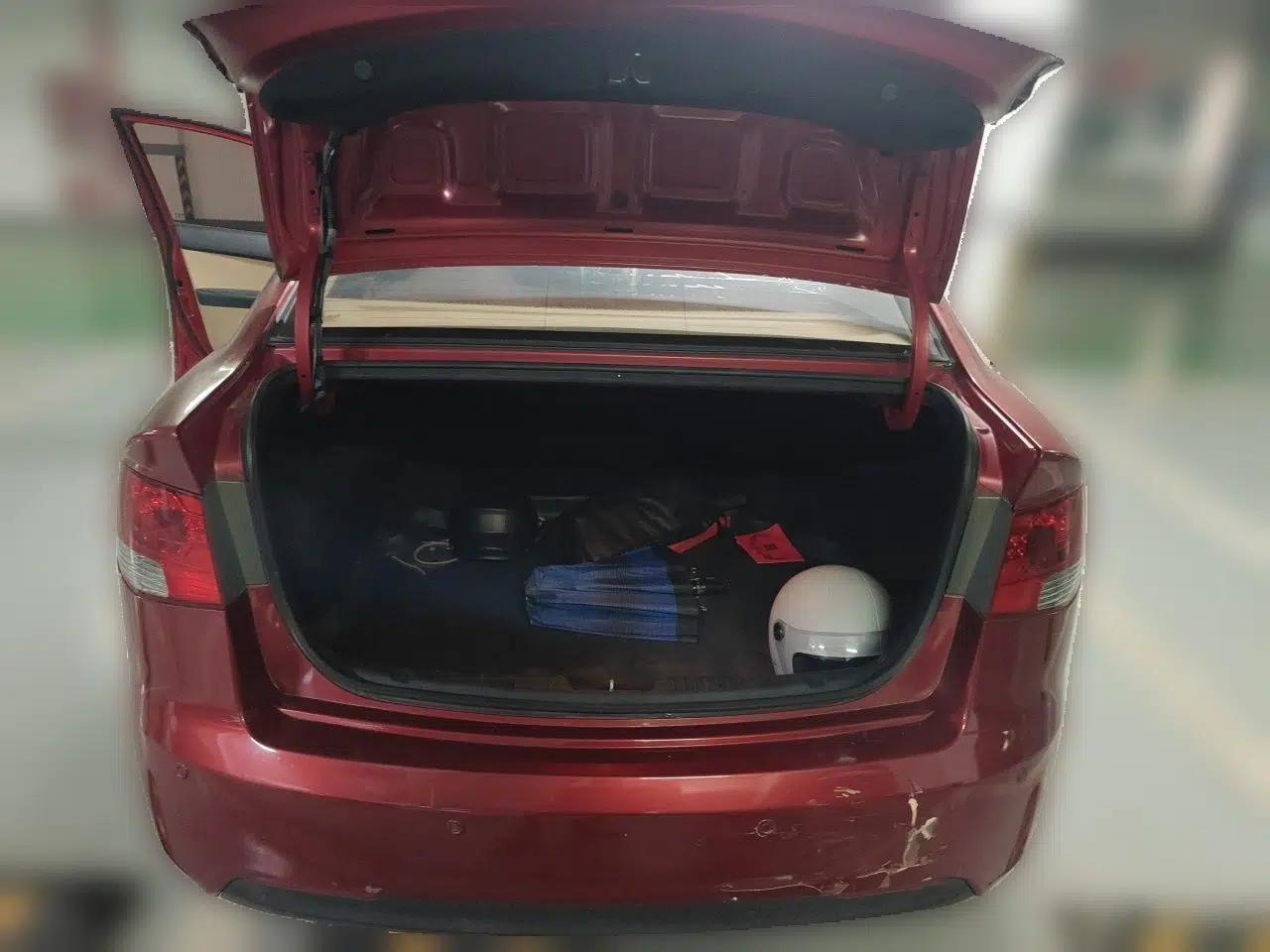 Kia Forte 2011 1.6L AT Premium — миниатюра 19