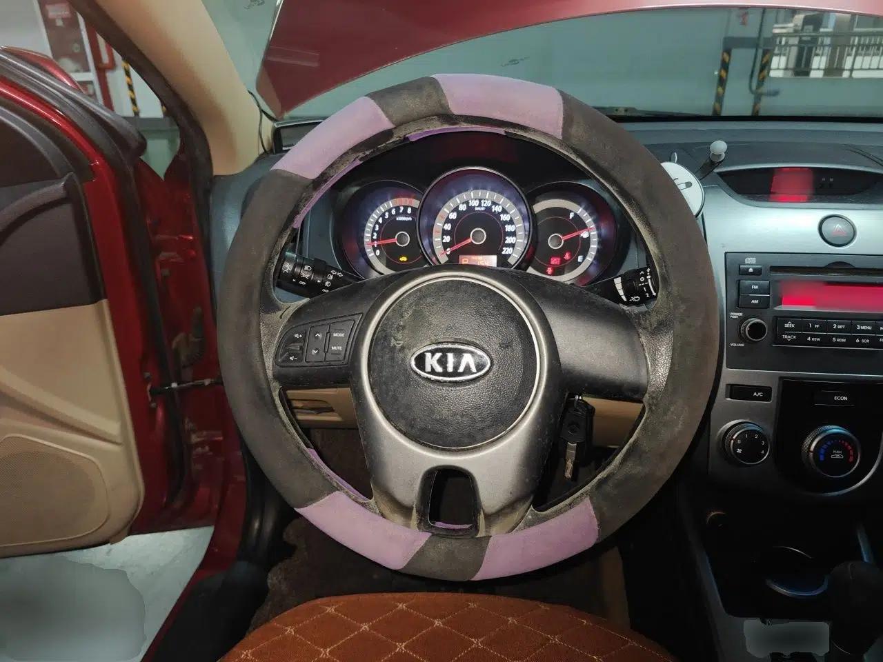 Kia Forte 2011 1.6L AT Premium — миниатюра 10