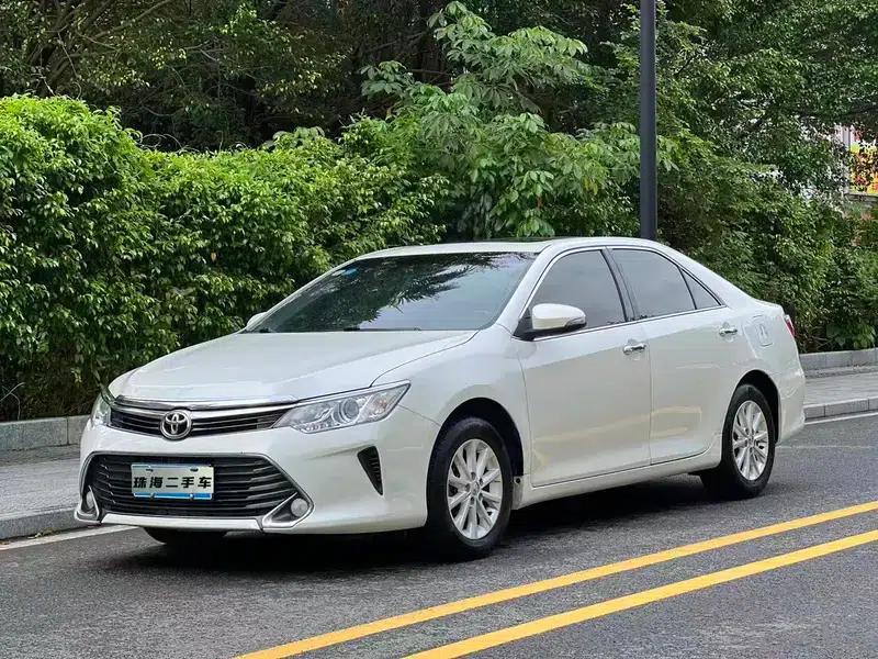Camry 2016 2.0E 10th Anniversary Elite Edition — миниатюра 1
