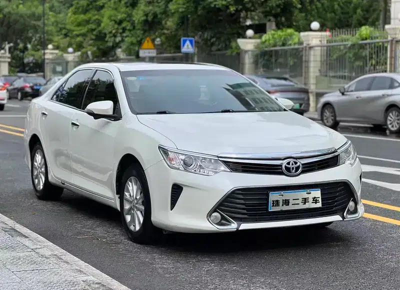 Camry 2016 2.0E 10th Anniversary Elite Edition — миниатюра 3
