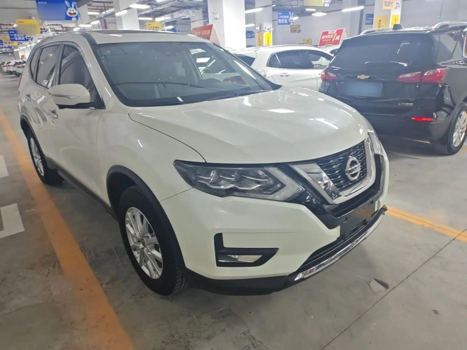 Nissan X-Trail 2022 Revised Version 2.0L Two-Wheel Drive Smart Connect Premium Edition — миниатюра 3