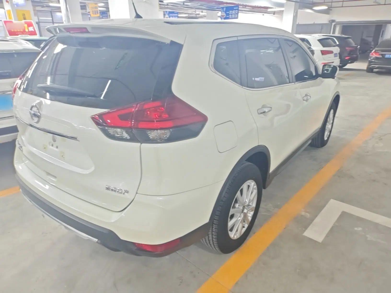 Nissan X-Trail 2022 Revised Version 2.0L Two-Wheel Drive Smart Connect Premium Edition — миниатюра 6