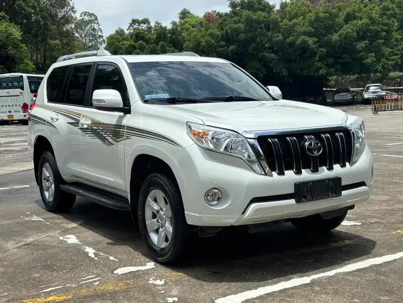 2016 Prado 2.7L Automatic Standard Edition — миниатюра 3