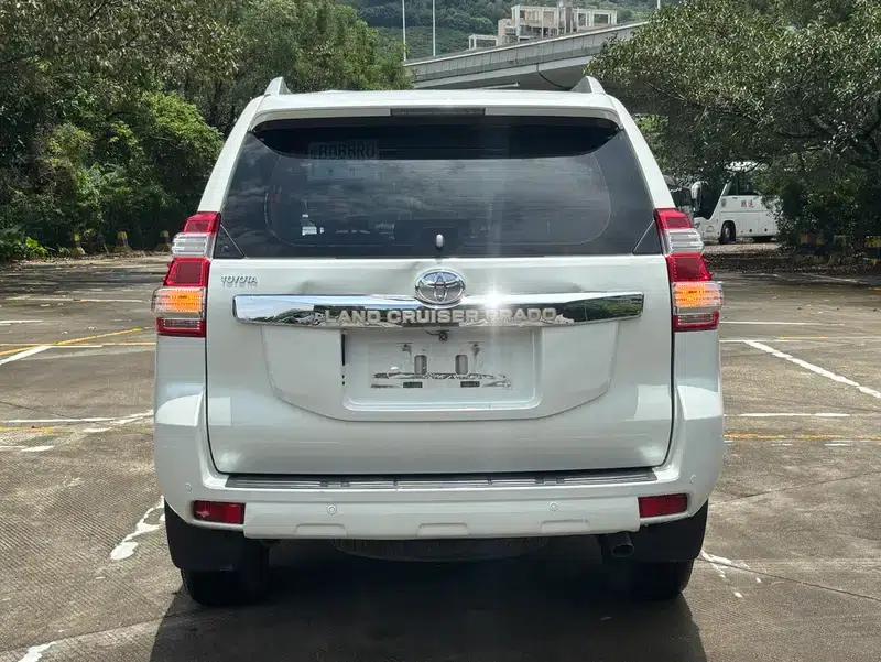 2016 Prado 2.7L Automatic Standard Edition — миниатюра 4