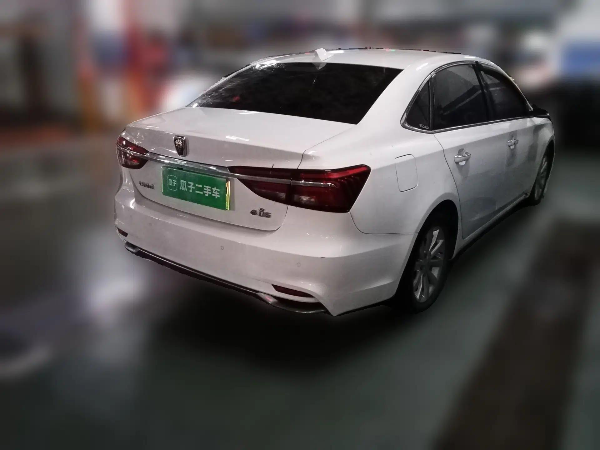 Roewe i6 New Energy 2017 45T Hybrid Connect & Smart Enjoyment Edition — миниатюра 6