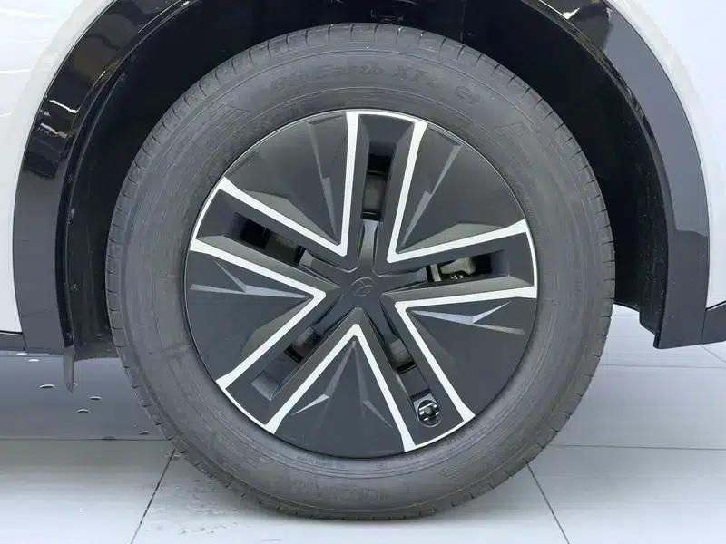 Toyota BZ5 2025 550 JOY — миниатюра 9