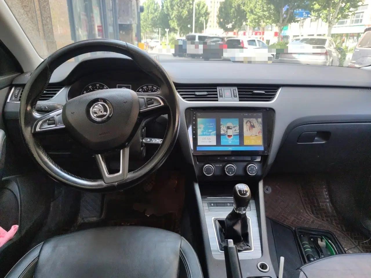 Skoda Octavia 2017 1.6L Manual Smart Drive Edition — миниатюра 9