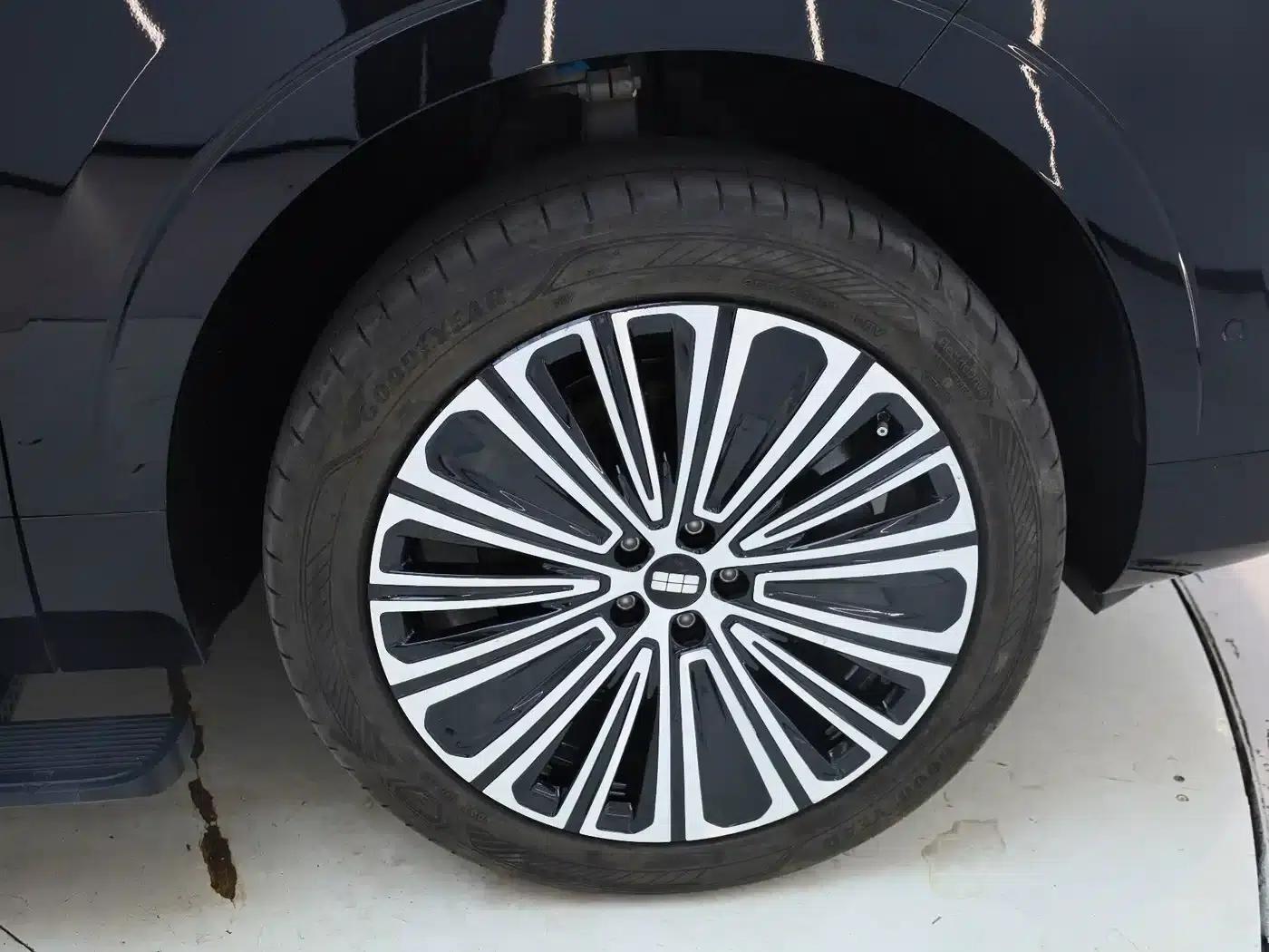 Galaxy M9 2025 210km/h AWD Navigator Edition — миниатюра 11
