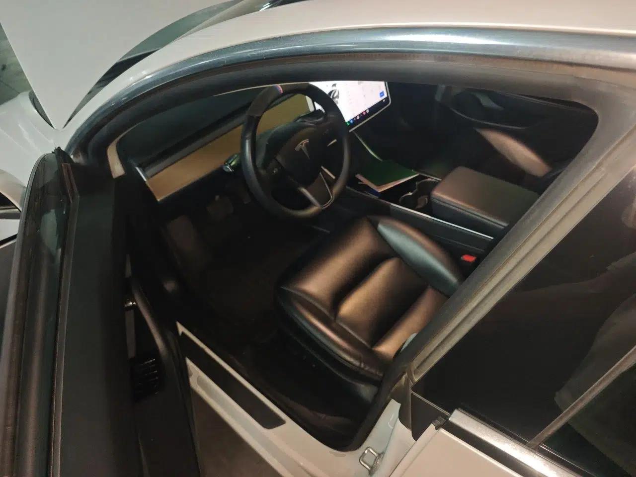 Tesla Model 3 2019 Standard Range Rear-Drive Upgraded Version — миниатюра 15