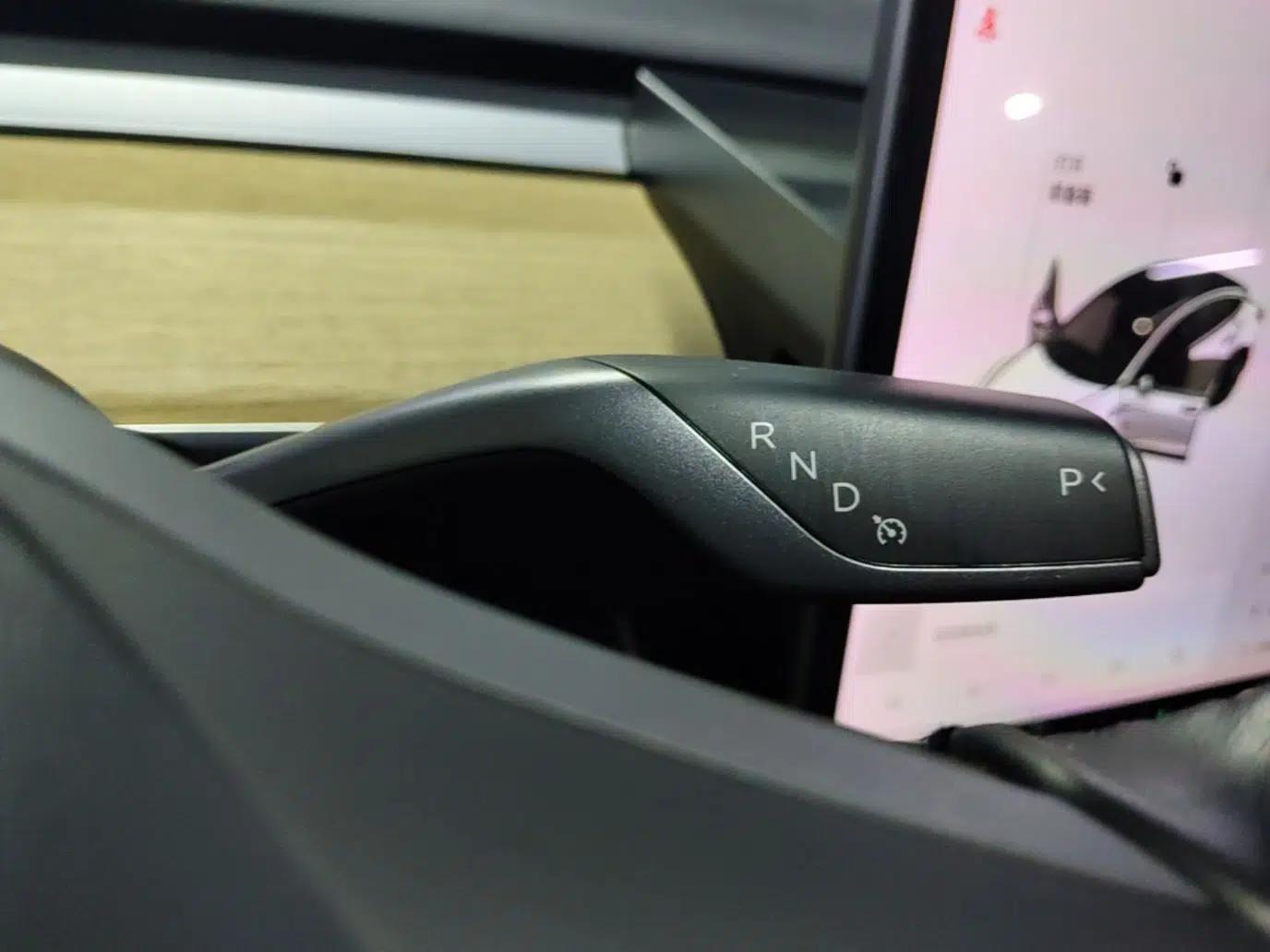 Tesla Model 3 2019 Long-Range Rear-Wheel-Drive Version — миниатюра 21