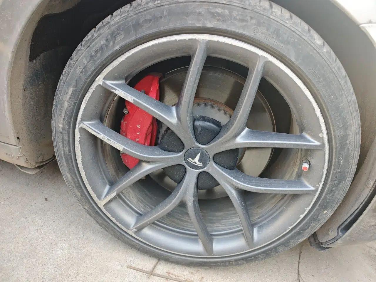 Tesla Model 3 2022 Performance High-Performance All-Wheel-Drive Version — миниатюра 8