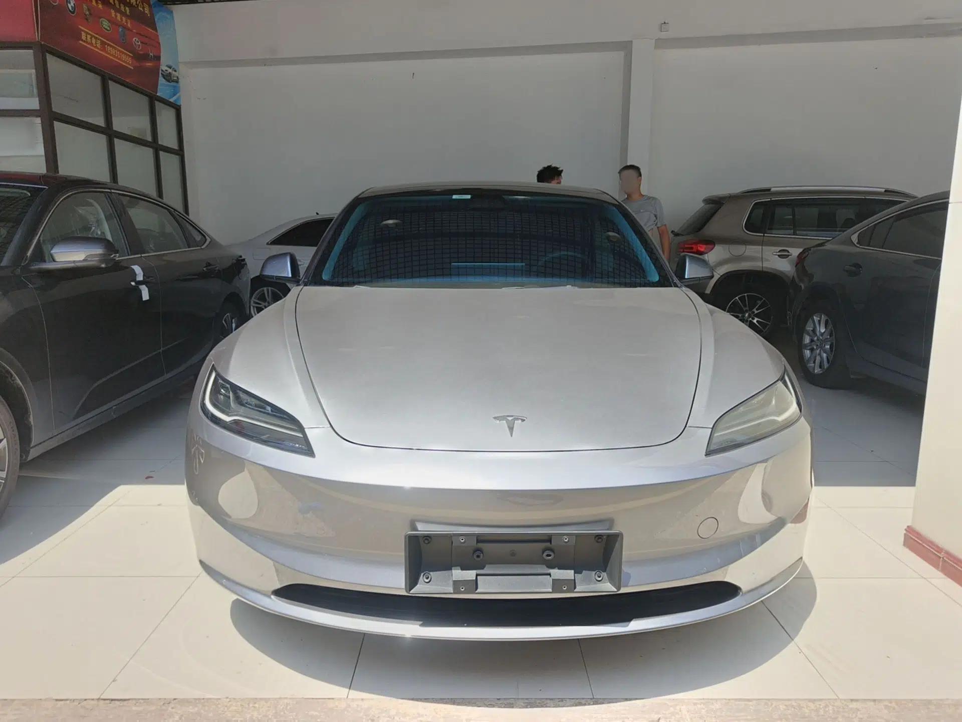 Tesla Model 3 2025 Rear-Wheel-Drive Version — миниатюра 2