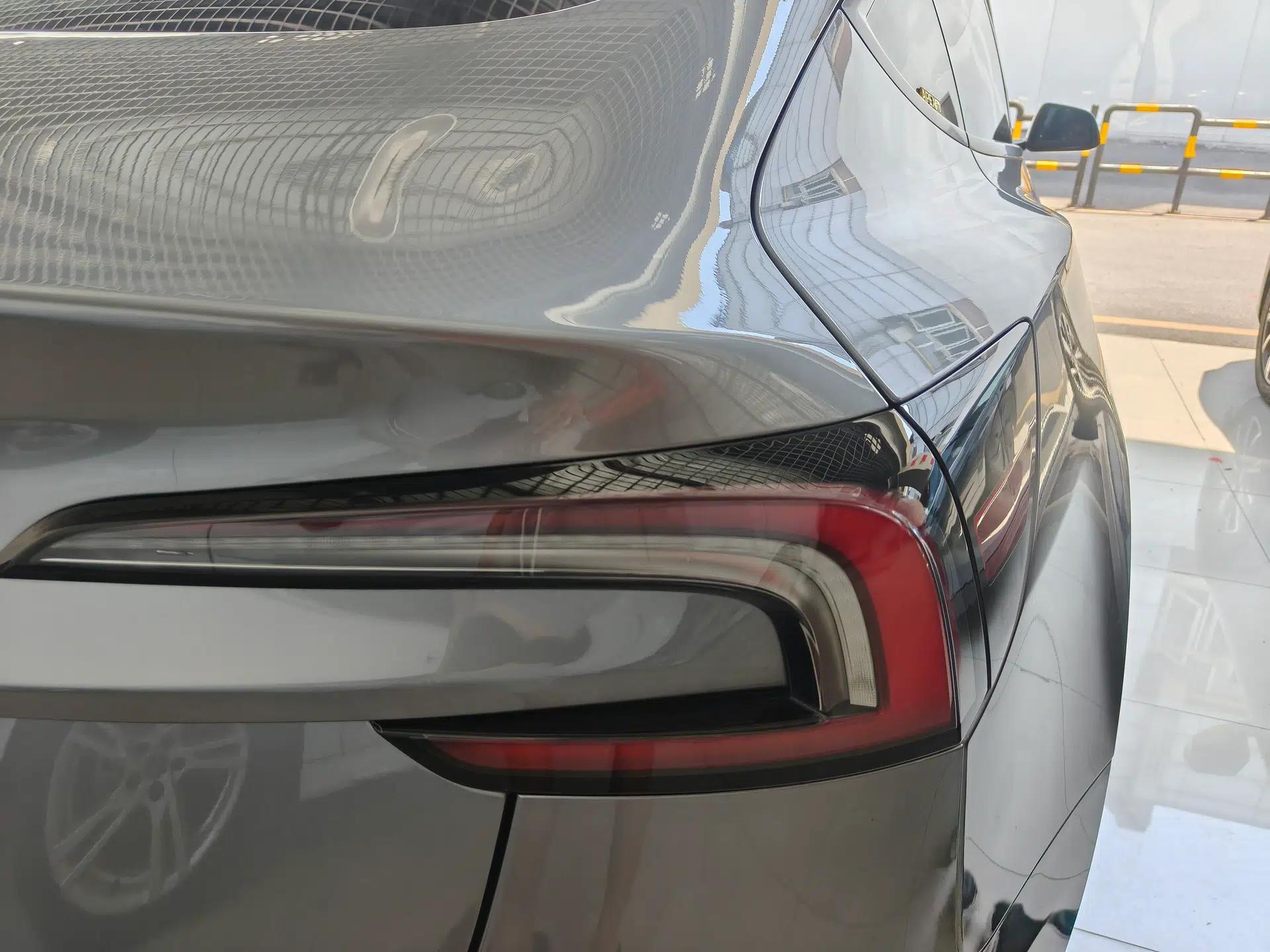 Tesla Model 3 2025 Rear-Wheel-Drive Version — миниатюра 9