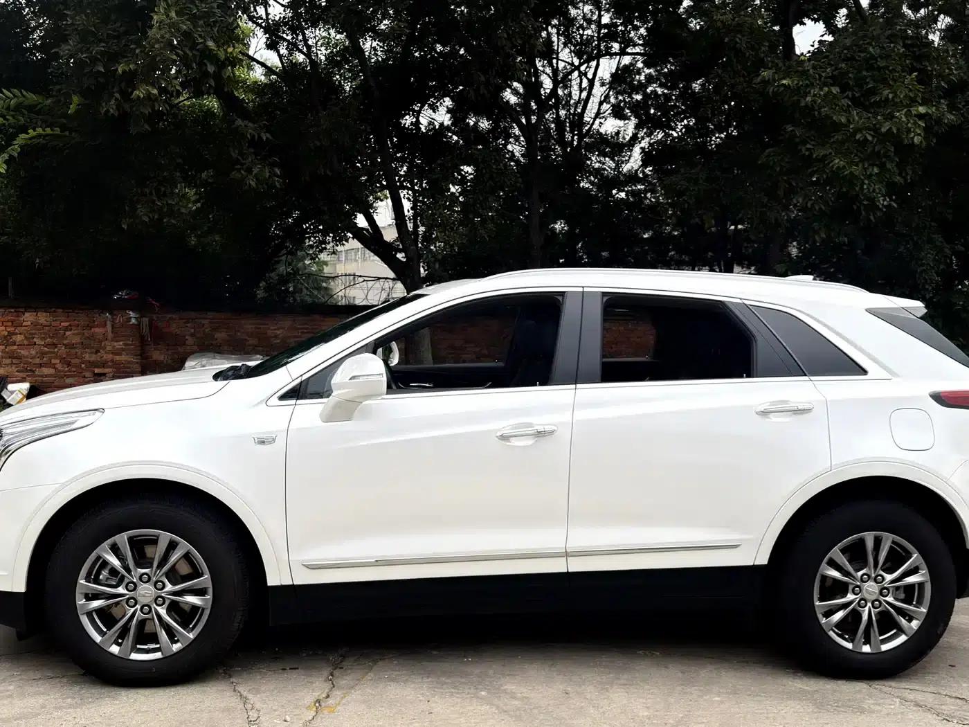 Cadillac XT5 2022 2.0T 2WD Luxury — миниатюра 4
