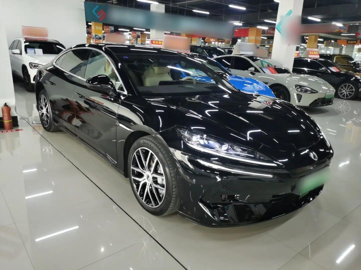 Denza Z9 2024 1100 km Four-Wheel Drive Max Version — миниатюра 3