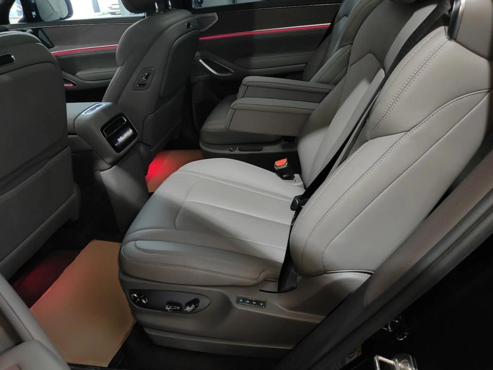 Denza N9 2025 Prestige Version — миниатюра 20