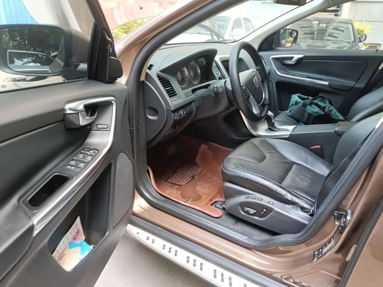 Volvo XC60 2013 T6 AWD Comfort Edition — миниатюра 16