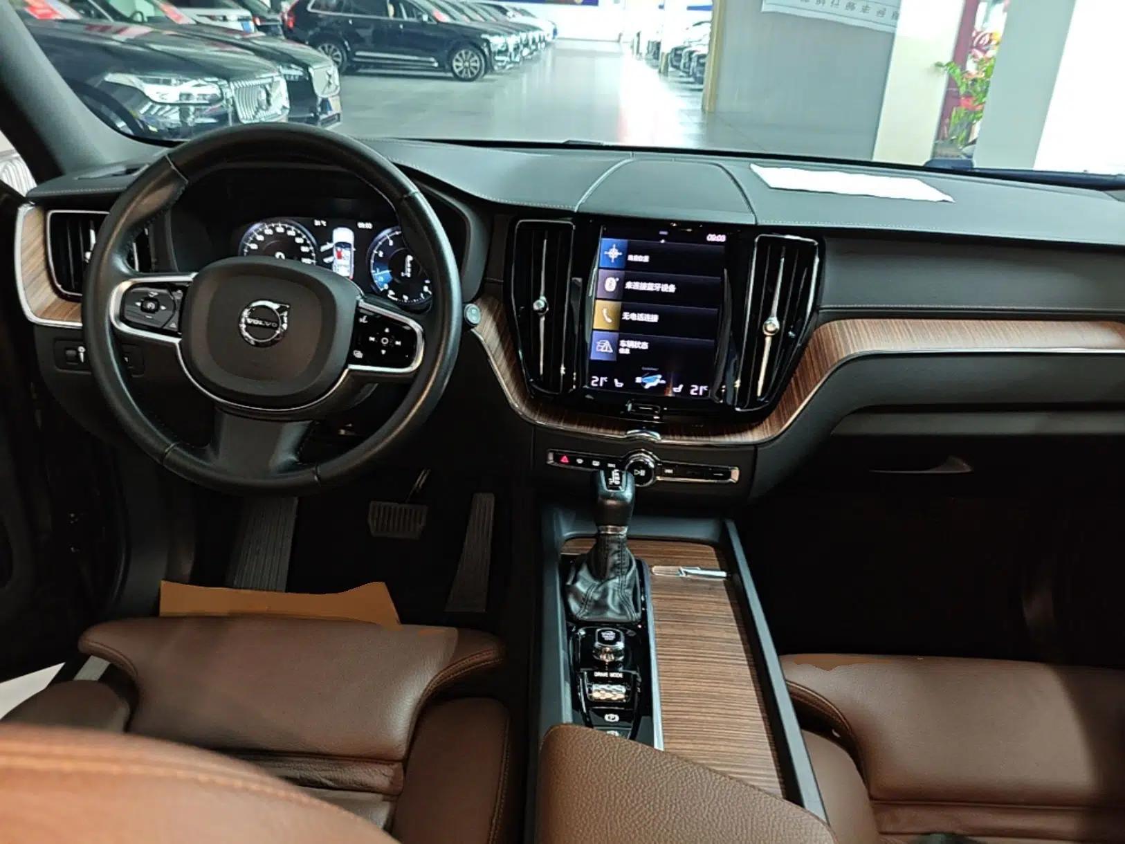 Volvo XC60 2021 T5 4x4 Smart Luxury Edition — миниатюра 12