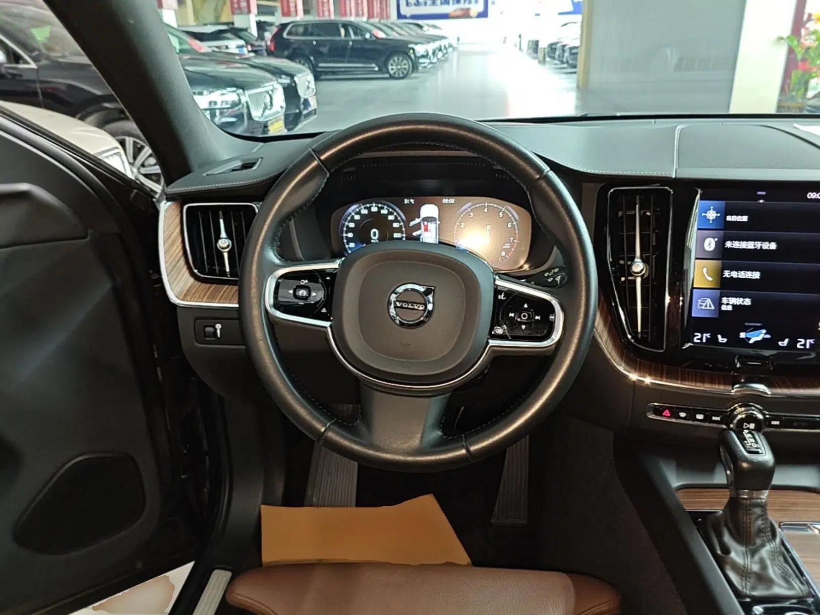 Volvo XC60 2021 T5 4x4 Smart Luxury Edition — миниатюра 13