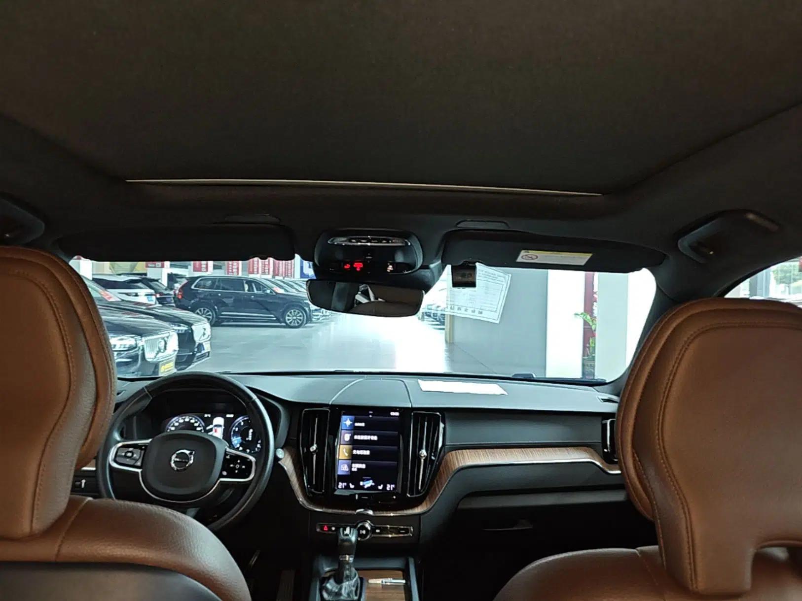 Volvo XC60 2021 T5 4x4 Smart Luxury Edition — миниатюра 21